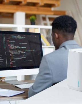 NETGEAR AWARD-WINNING BUSINESS PRODUCTS